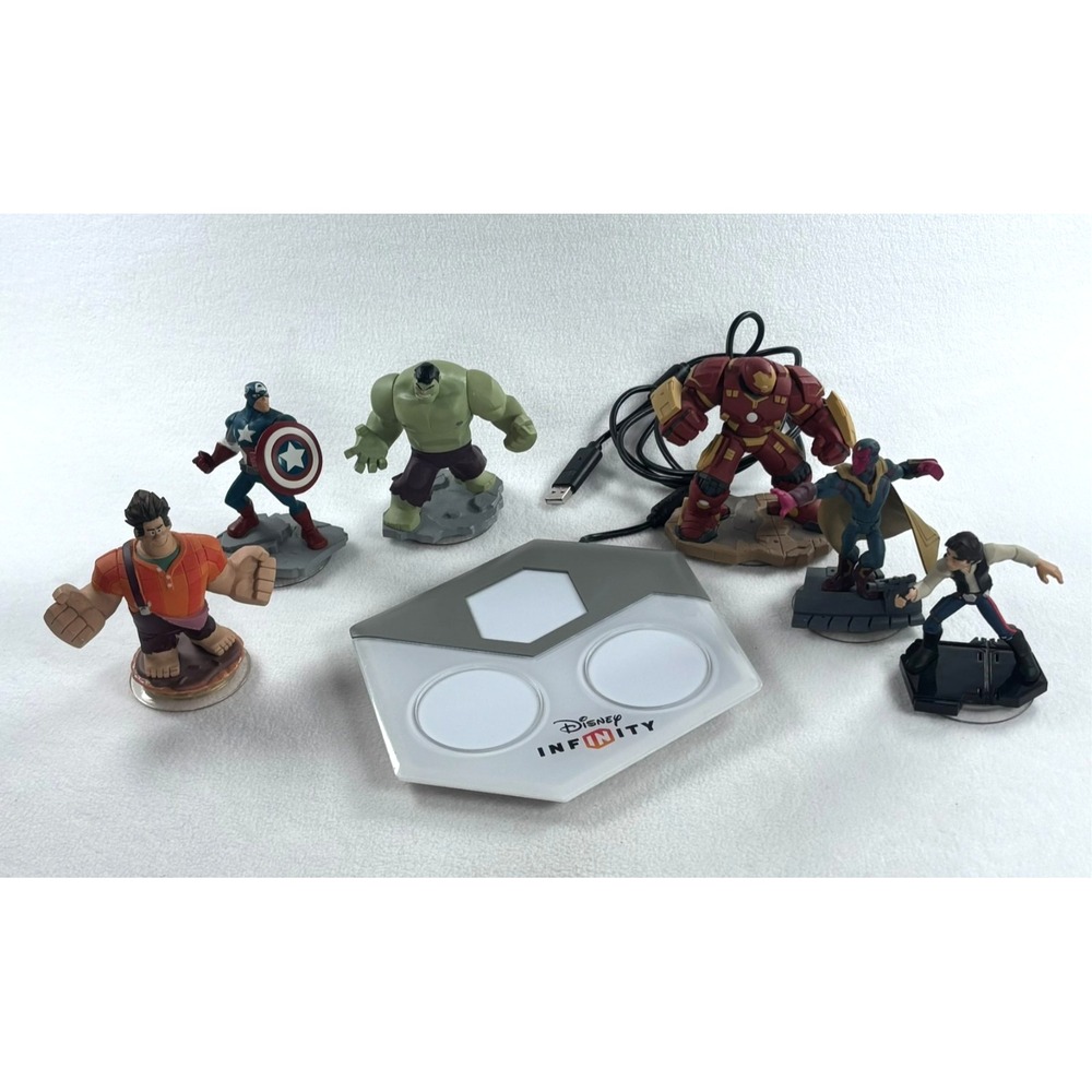 Disney‎ Infinity Portal & Figures Lot